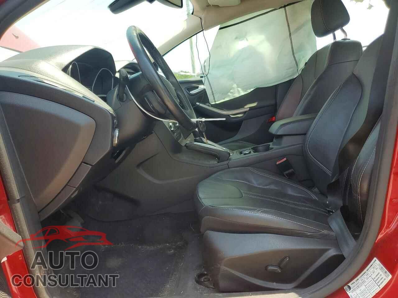 FORD FOCUS 2012 - 1FAHP3M21CL308637