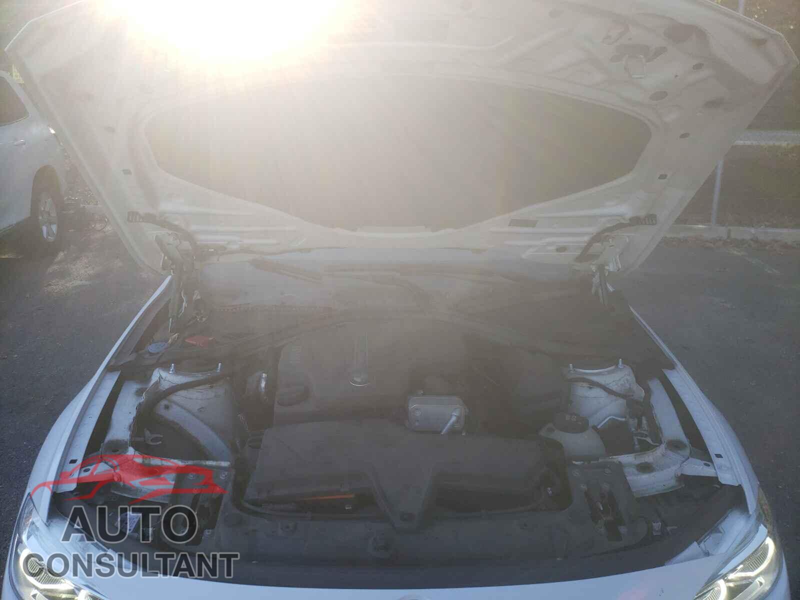 BMW 3 SERIES 2016 - WBA8E3G55GNU04011