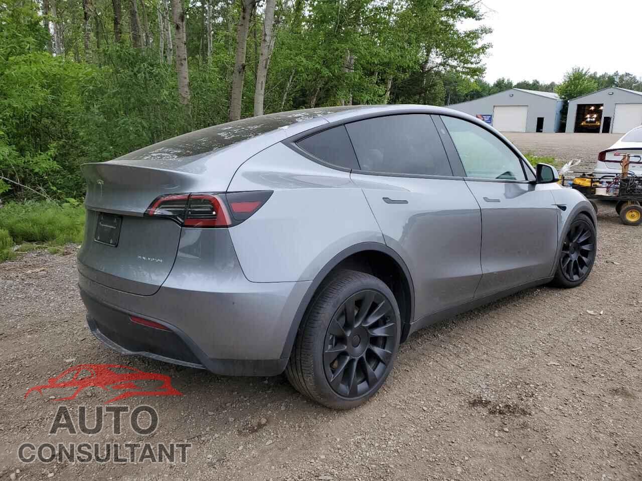 TESLA MODEL Y 2024 - 7SAYGDEE0RF212912