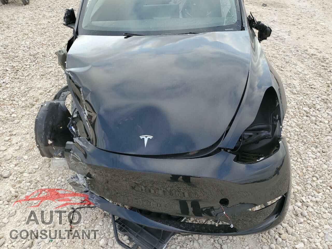 TESLA MODEL Y 2024 - 7SAYGDED6RA301033