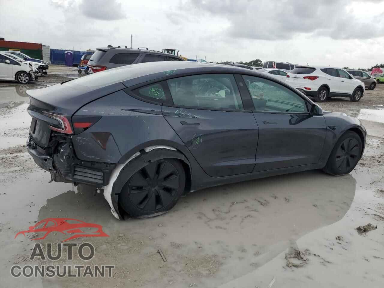 TESLA MODEL 3 2024 - 5YJ3E1EA5RF742544