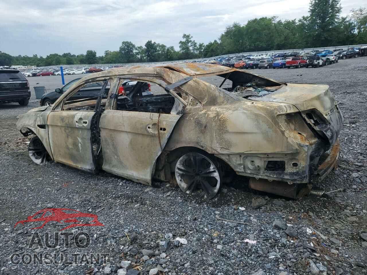 FORD TAURUS 2017 - 1FAHP2D84HG111136