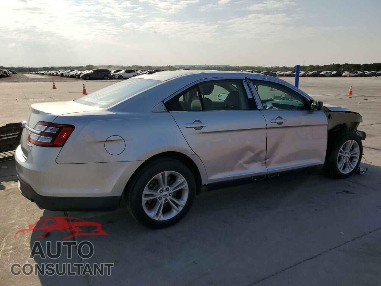 FORD TAURUS 2017 - 1FAHP2D82HG122166