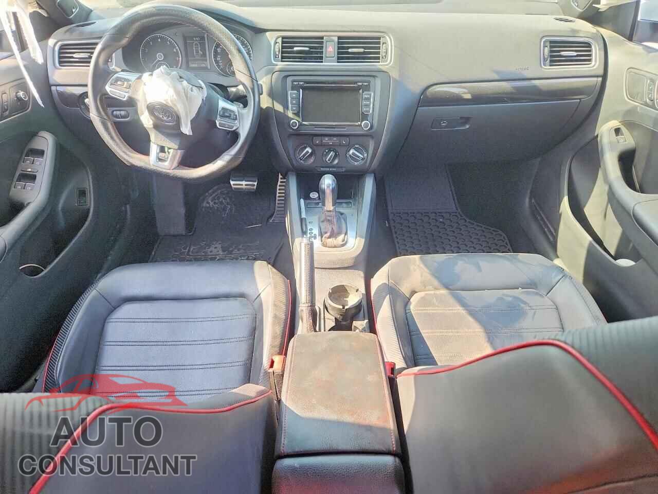 VOLKSWAGEN JETTA 2014 - 3VW4S7AJ3EM307935