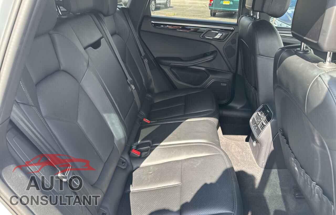 PORSCHE MACAN 2017 - WP1AB2A58HLB10811