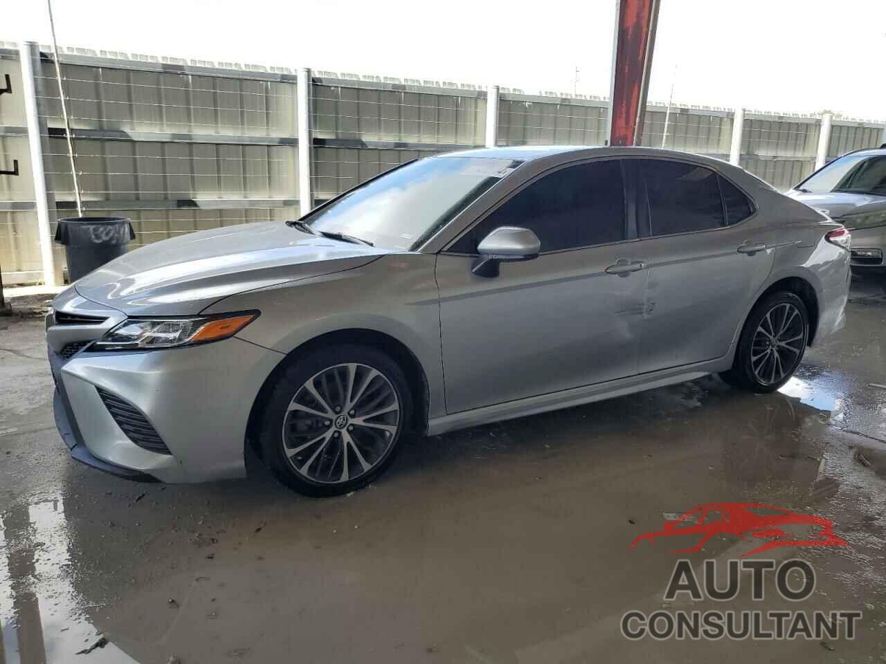 TOYOTA CAMRY 2018 - 4T1B11HK9JU551096