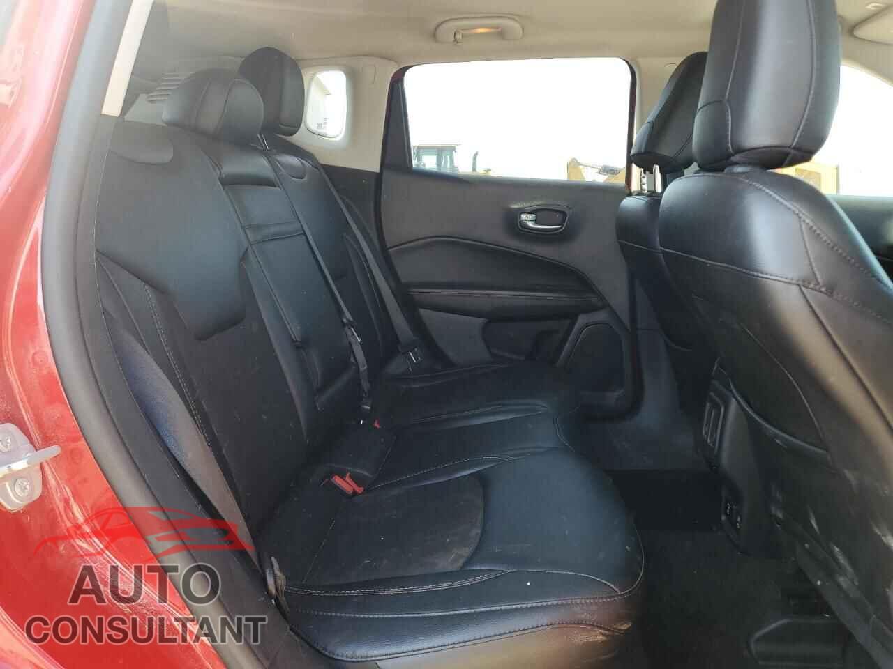 JEEP COMPASS 2018 - 3C4NJDBB4JT331323