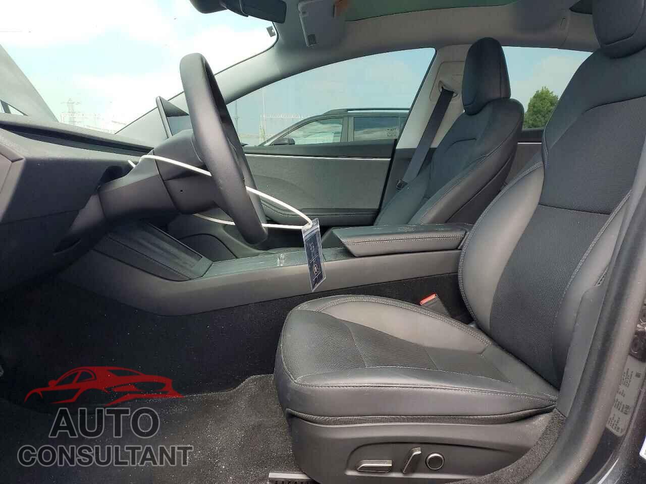TESLA MODEL 3 2024 - 5YJ3E1EA7RF747390
