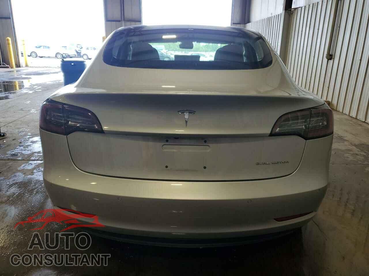 TESLA MODEL 3 2018 - 5YJ3E1EB2JF121470