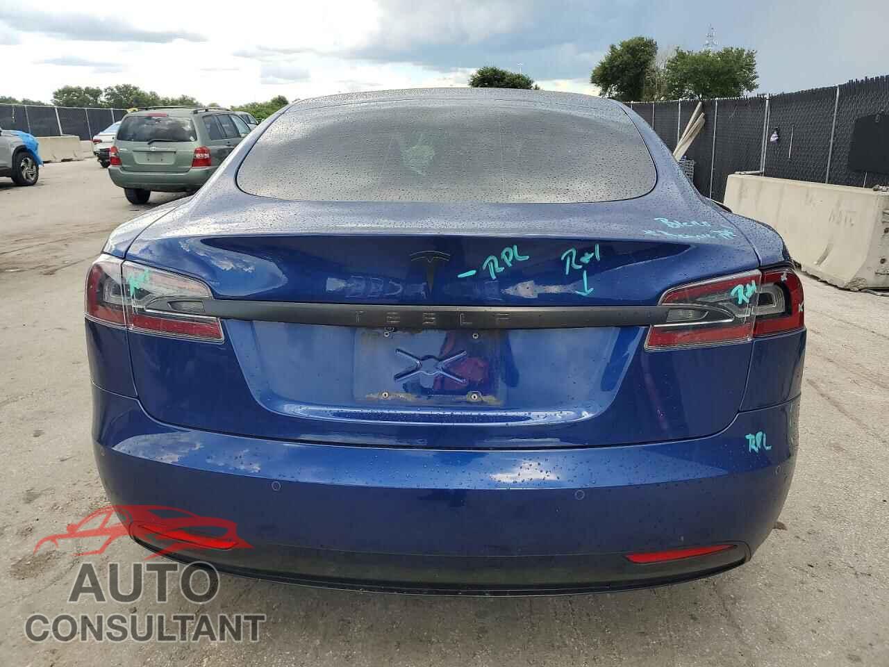 TESLA MODEL S 2017 - 5YJSA1E21HF207063
