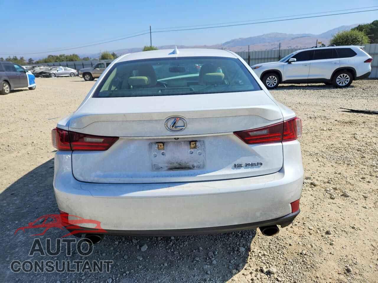 LEXUS IS 2015 - JTHBF1D20F5047662