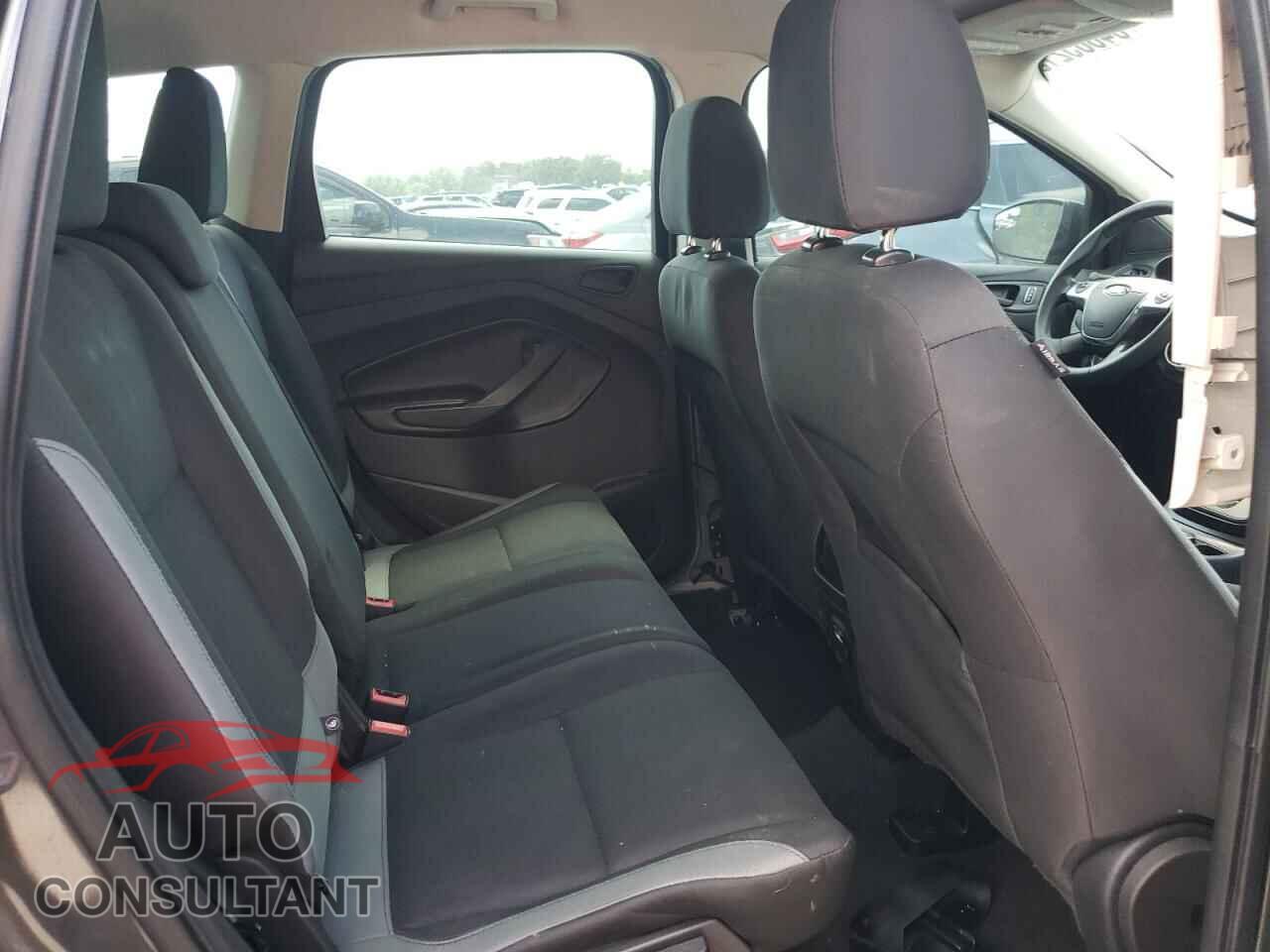 FORD ESCAPE 2016 - 1FMCU0F71GUC05105