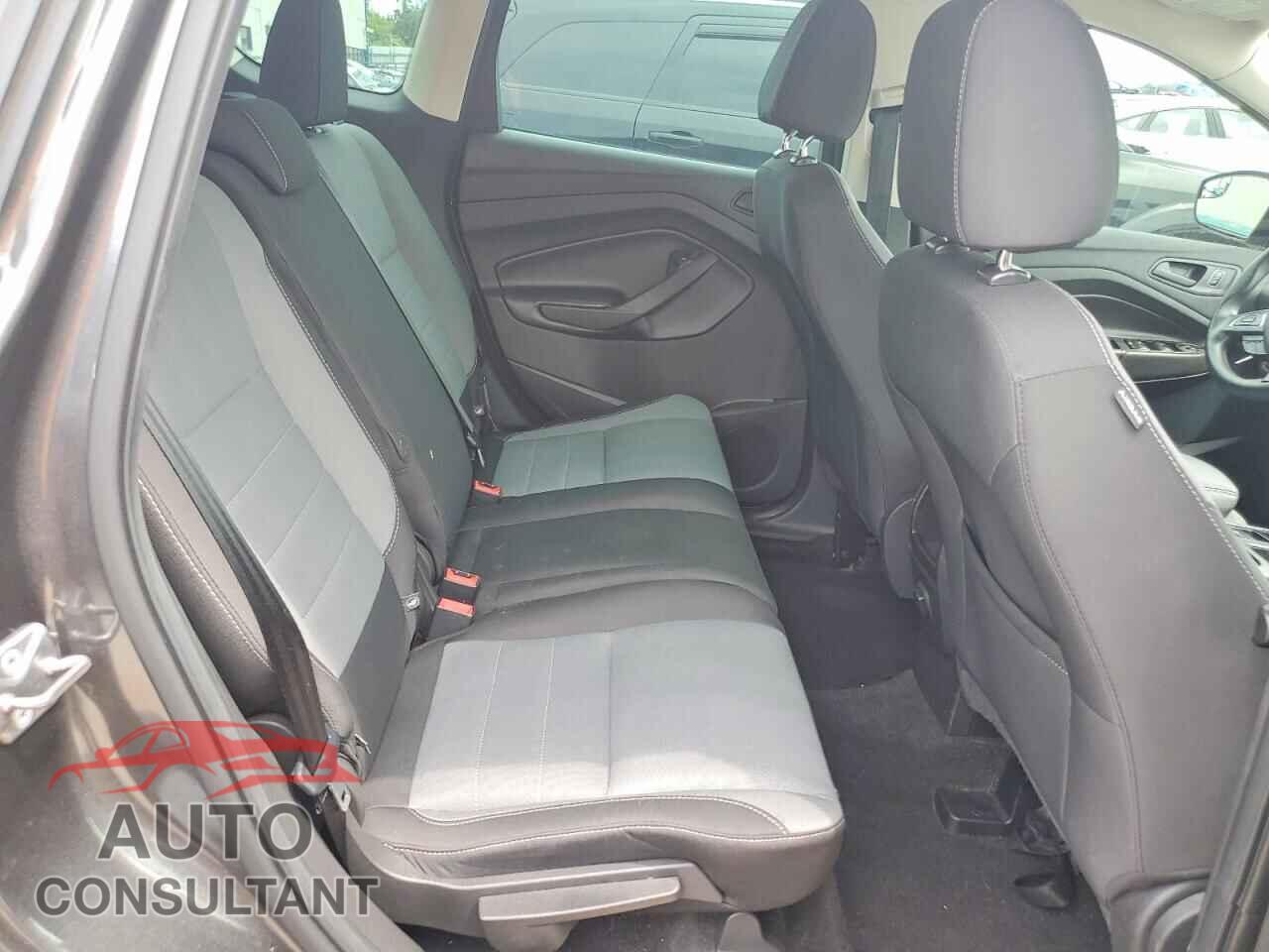 FORD ESCAPE 2017 - 1FMCU0F71HUE04480