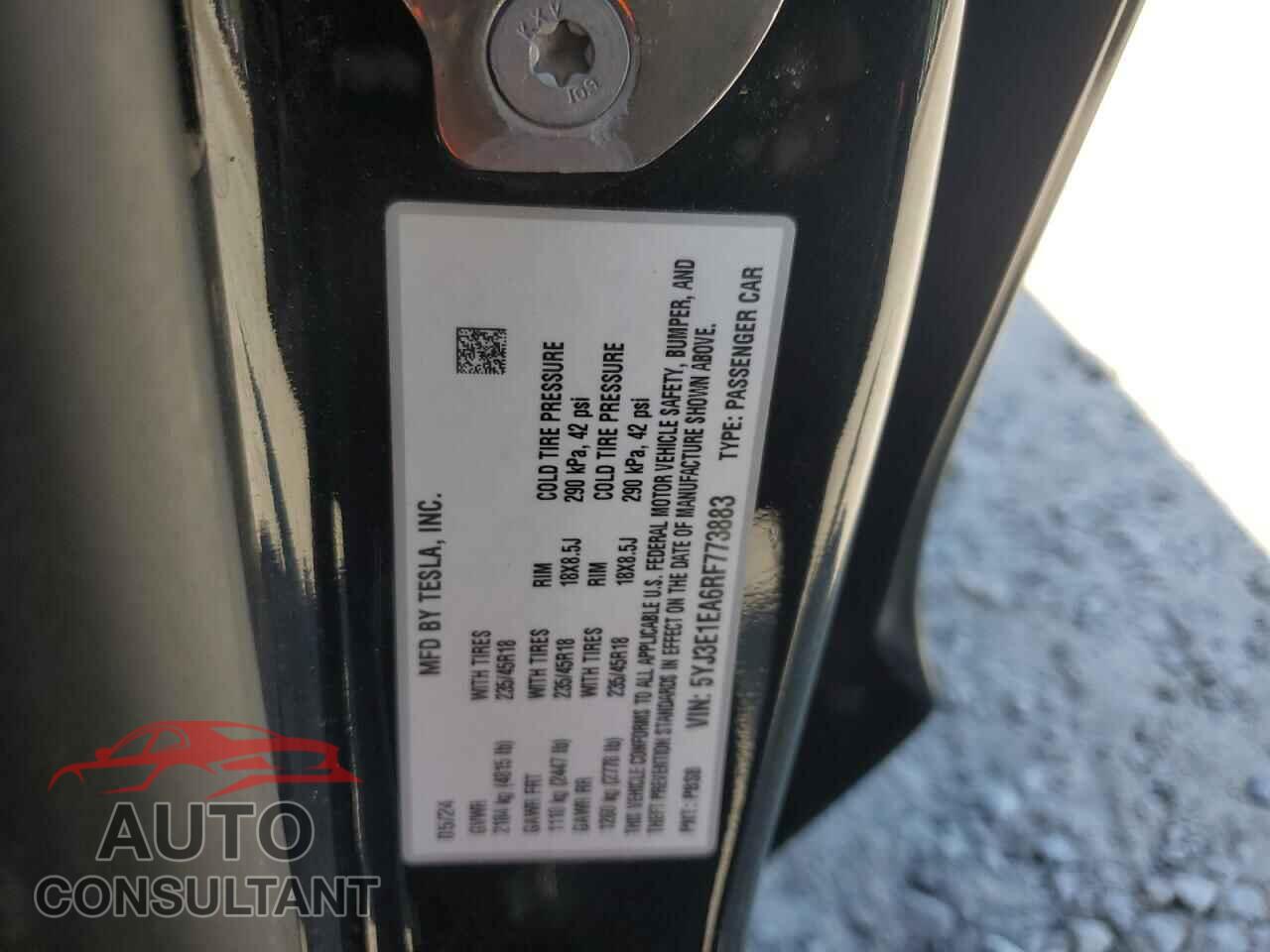 TESLA MODEL 3 2024 - 5YJ3E1EA6RF773883