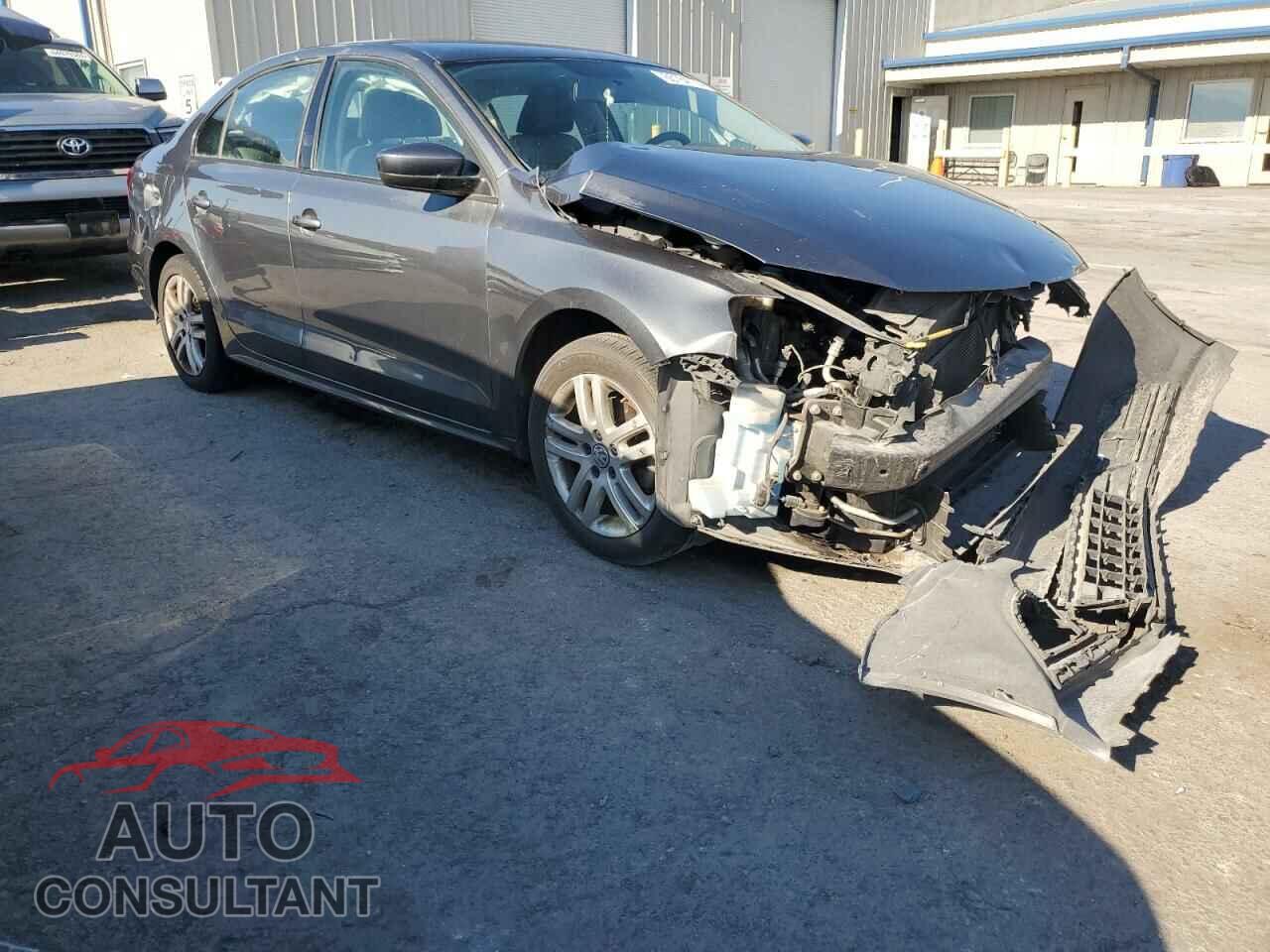 VOLKSWAGEN JETTA 2018 - 3VW2B7AJ8JM263674