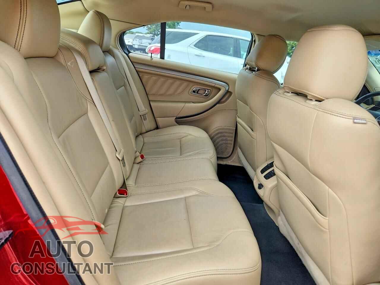 FORD TAURUS 2017 - 1FAHP2E82HG110744