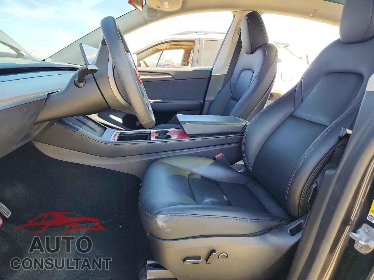 TESLA MODEL Y 2025 - 7SAYGDED1SF276373
