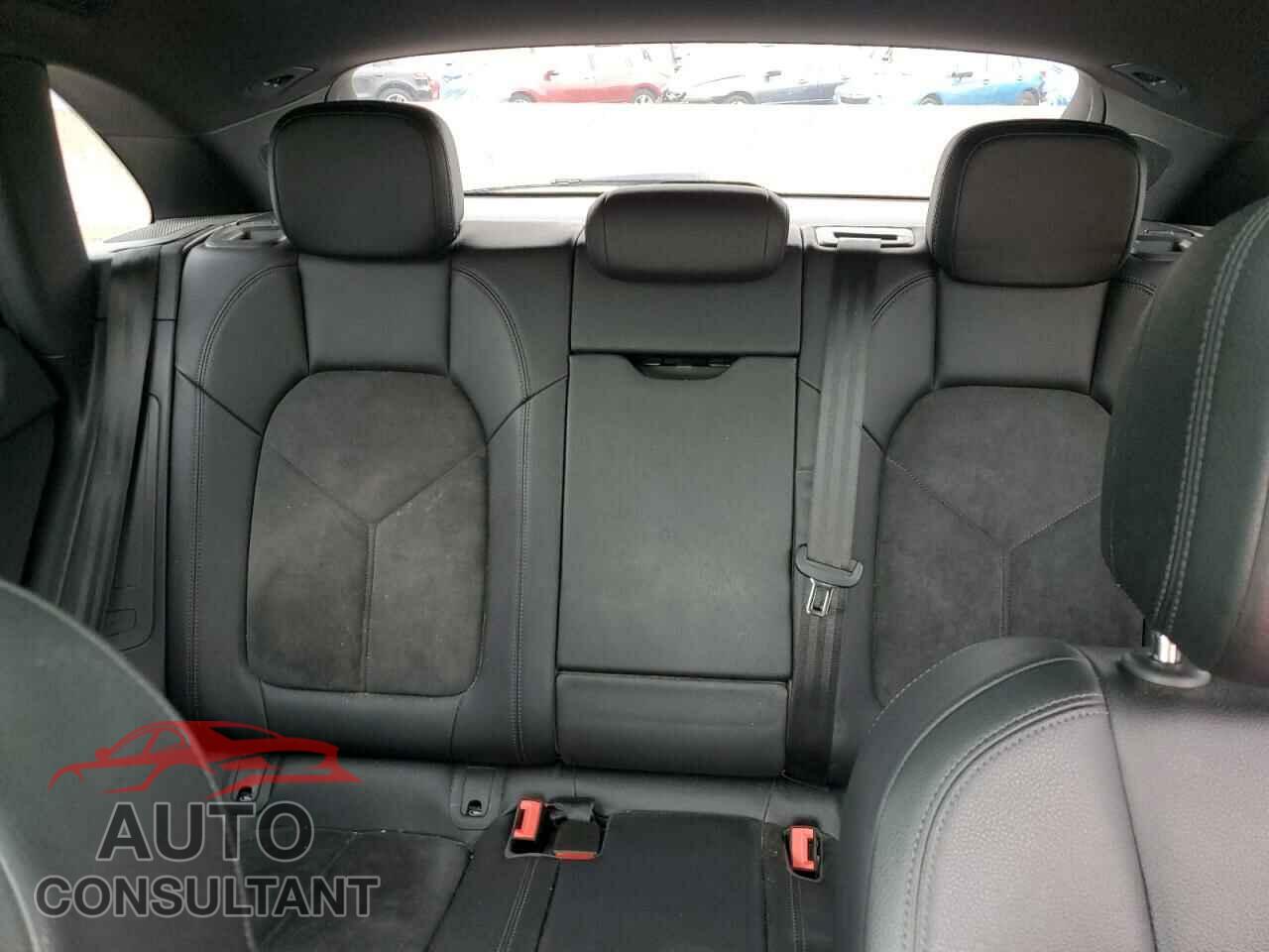PORSCHE MACAN 2018 - WP1AA2A52JLB06035