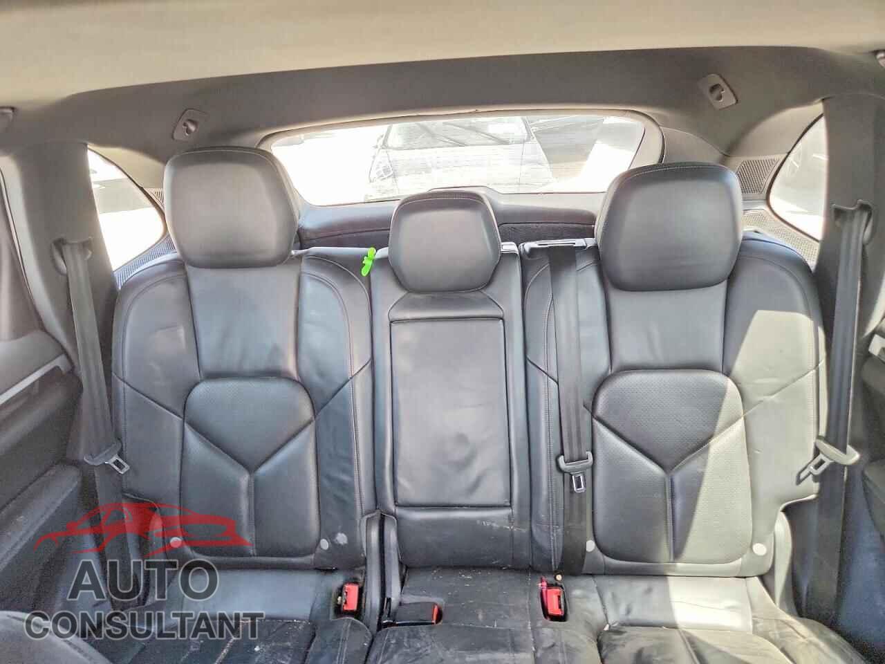 PORSCHE CAYENNE 2011 - WP1AB2A26BLA43994