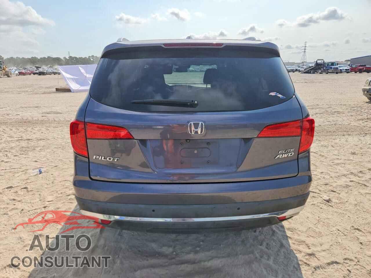 HONDA PILOT 2018 - 5FNYF6H08JB008522
