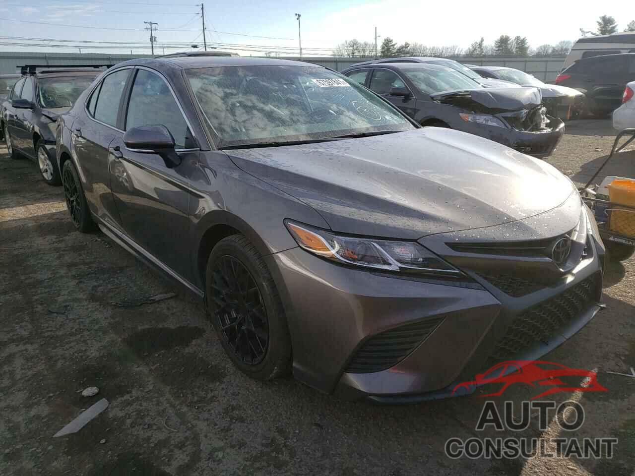 TOYOTA CAMRY 2018 - 4T1B11HK3JU138655