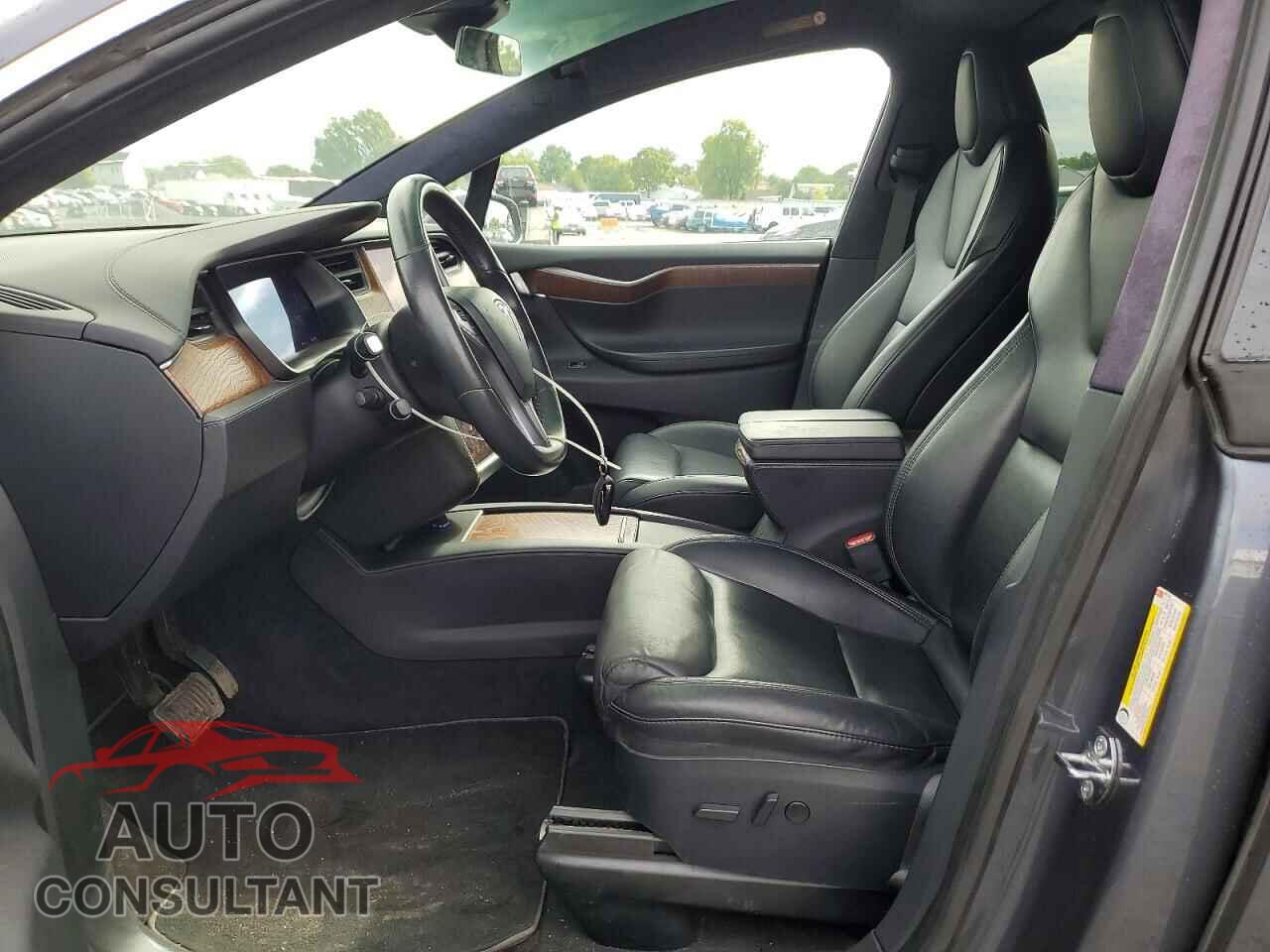 TESLA MODEL X 2020 - 5YJXCBE21LF261784