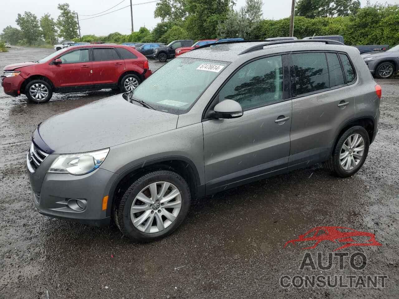 VOLKSWAGEN TIGUAN 2011 - WVGCV7AX4BW527389