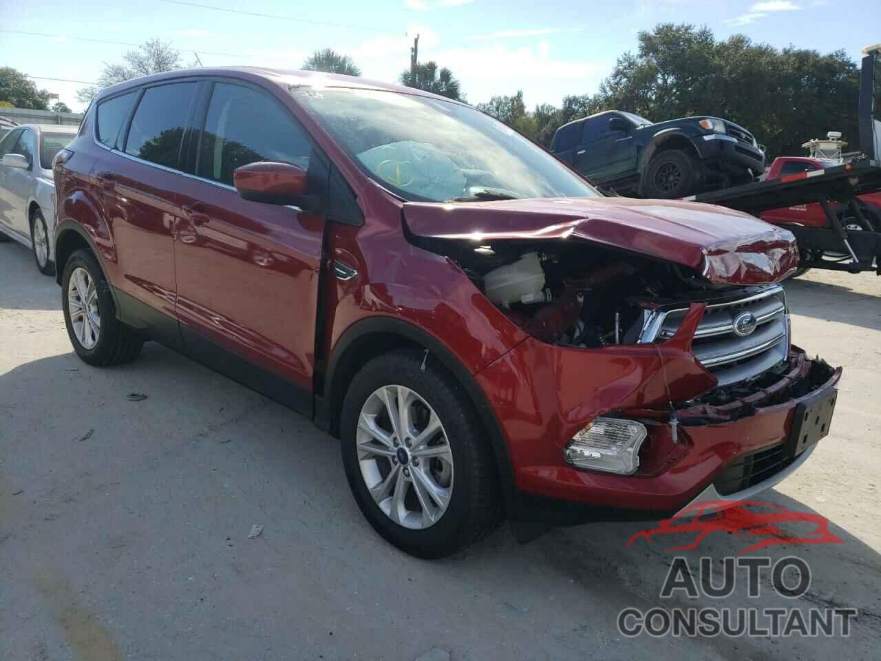 FORD ESCAPE 2017 - 1FMCU0GD3HUD65282