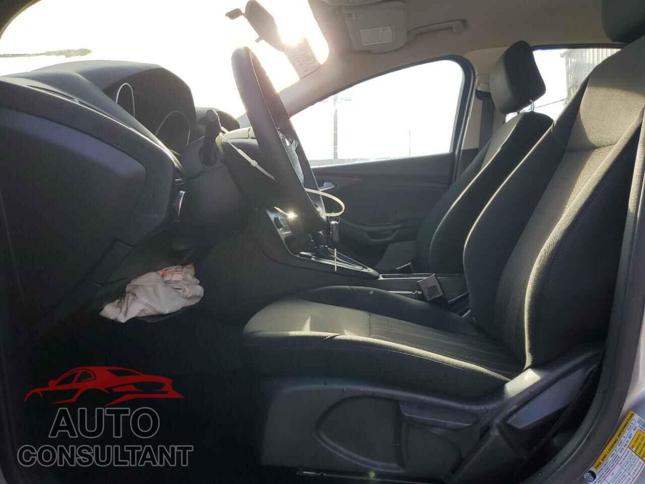 FORD FOCUS 2015 - 1FADP3F23FL376342