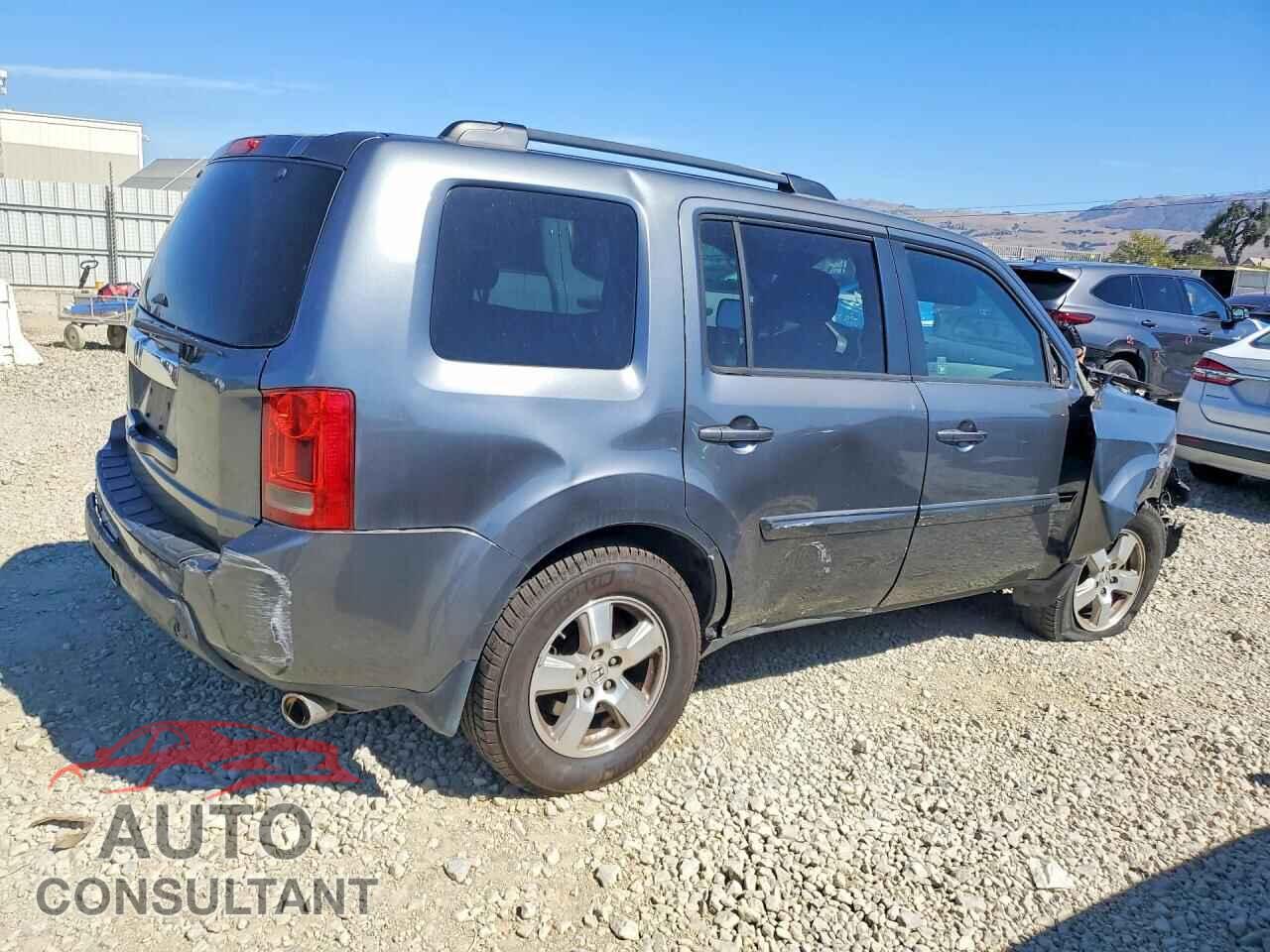 HONDA PILOT 2011 - 5FNYF3H49BB051575