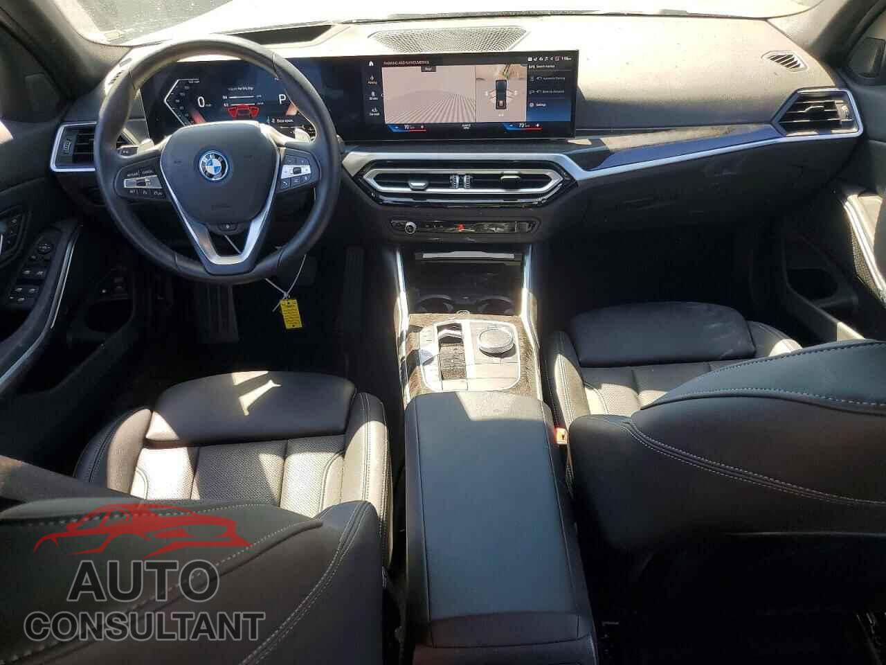 BMW 3 SERIES 2024 - 3MW39FF0XR8E56990