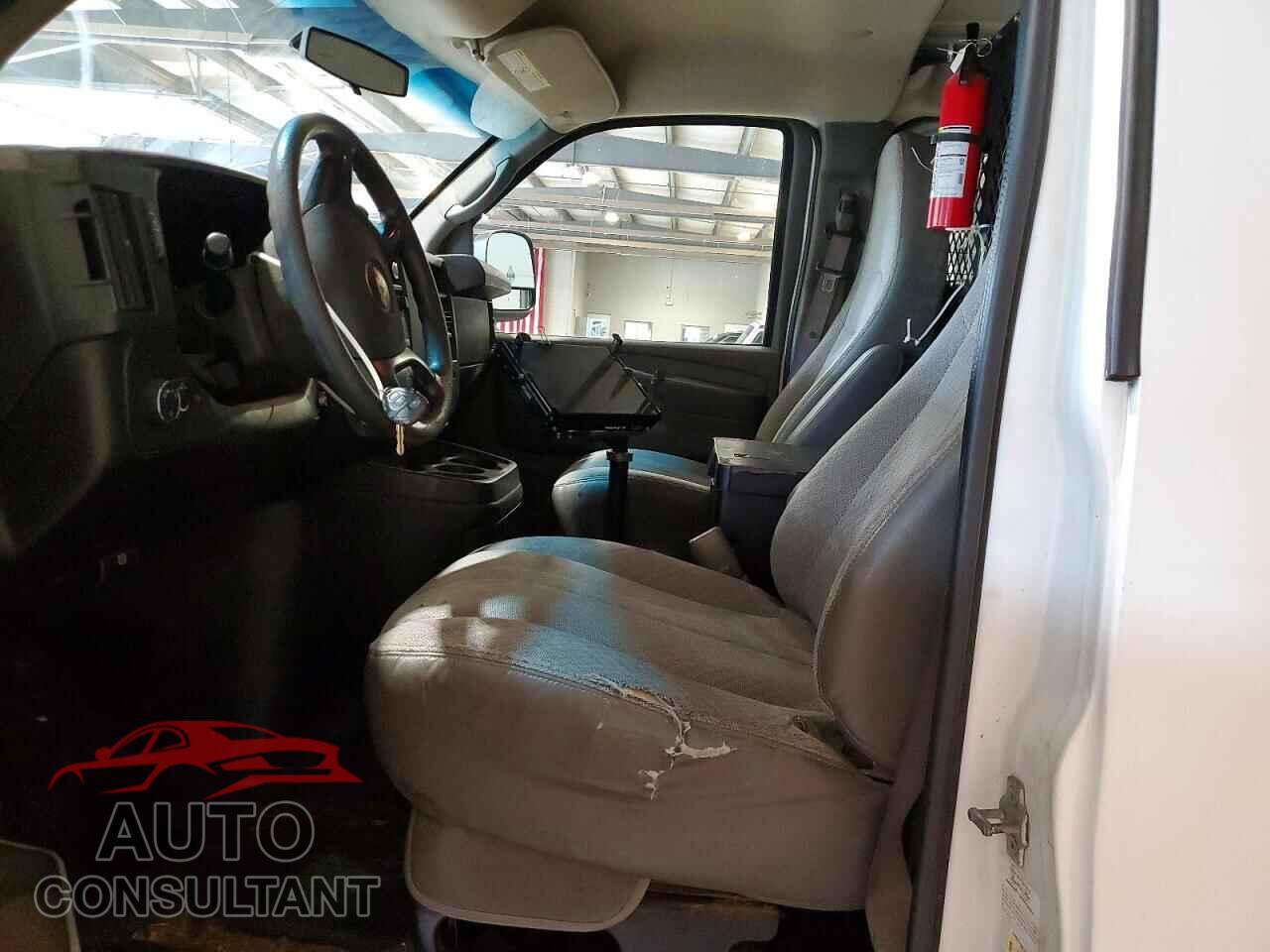 CHEVROLET EXPRESS 2011 - 1GCWGFCA4B1169870