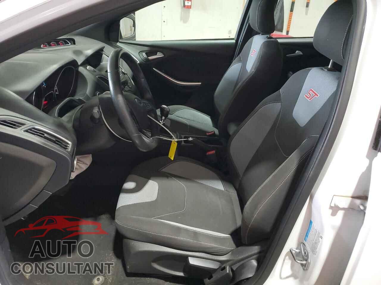 FORD FOCUS 2017 - 1FADP3L90HL228945