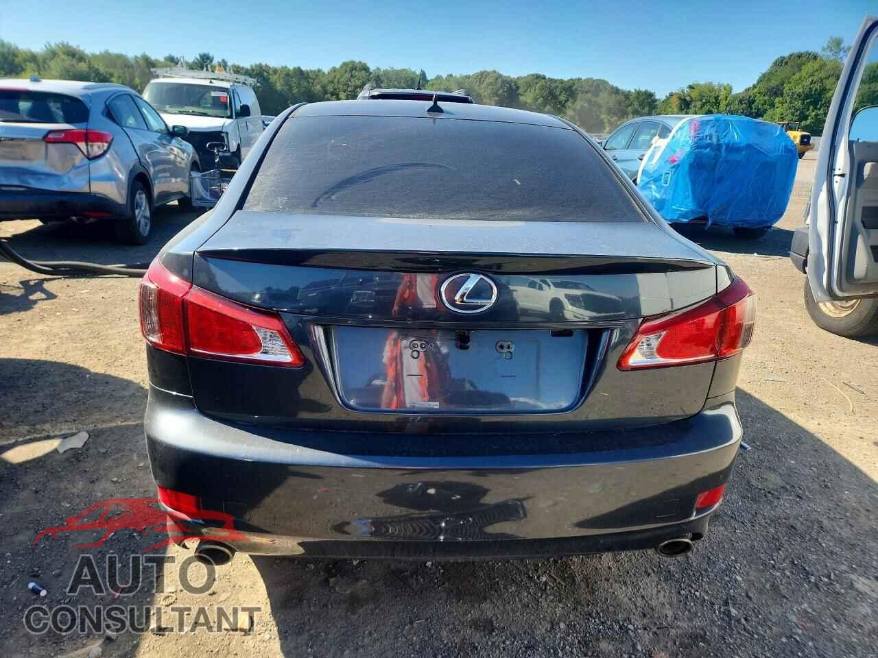 LEXUS IS 2011 - JTHCF5C27B5048380