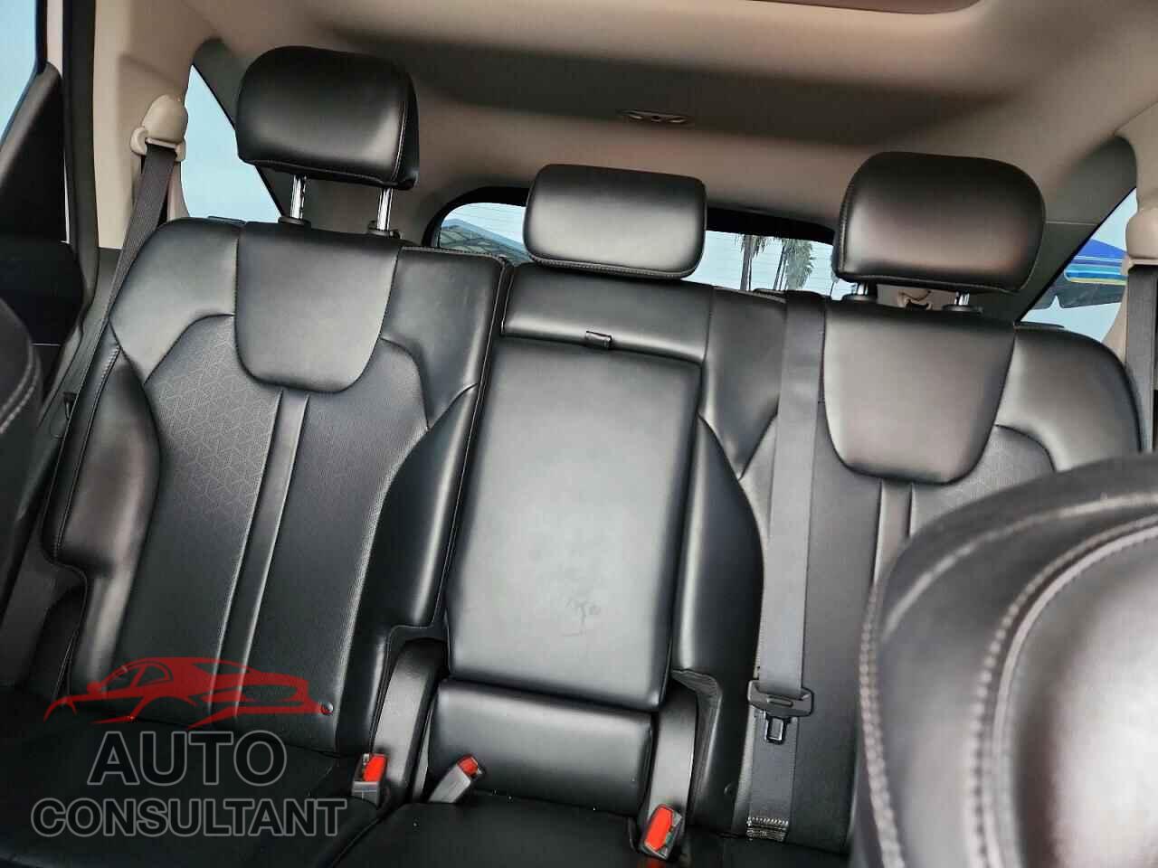 KIA SORENTO 2023 - 5XYRL4LC9PG242009