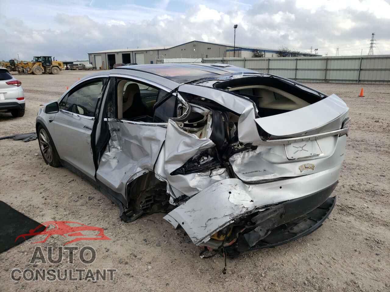 TESLA MODEL X 2017 - 5YJXCDE21HF050295