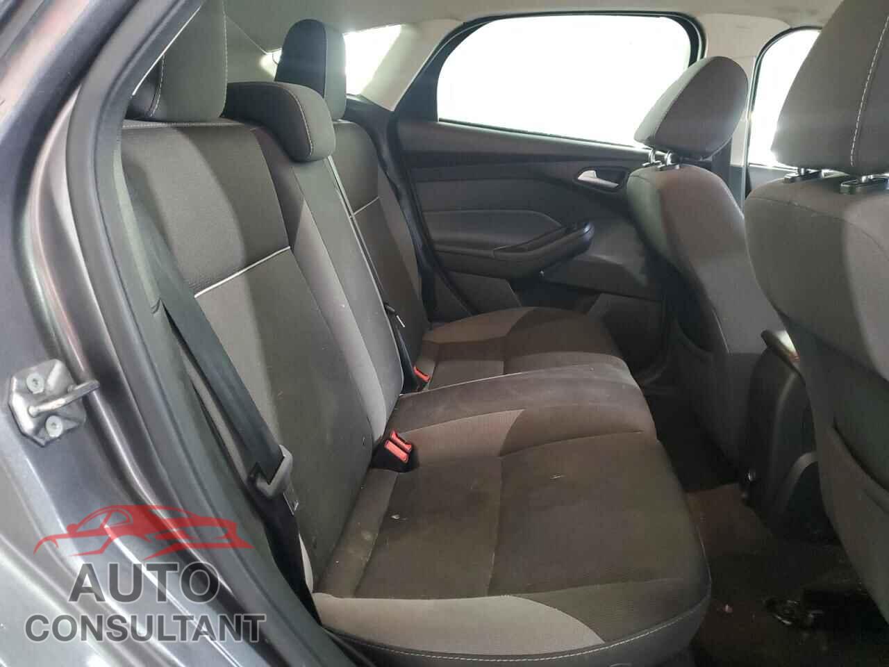 FORD FOCUS 2013 - 1FADP3K2XDL271056