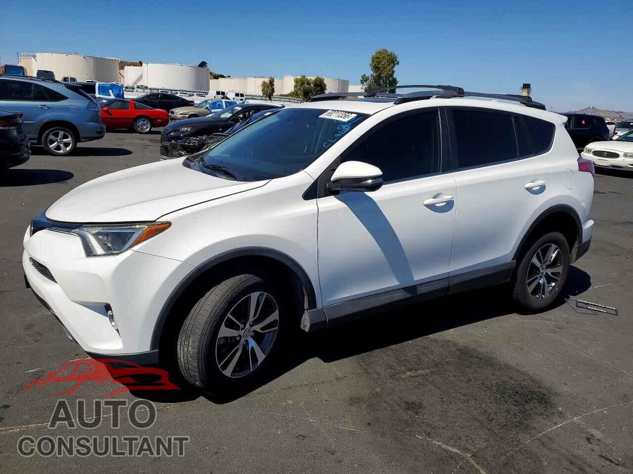 TOYOTA RAV4 2018 - 2T3RFREV2JW726809