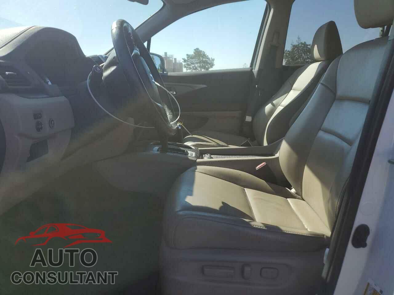 HONDA PILOT 2018 - 5FNYF6H52JB067481