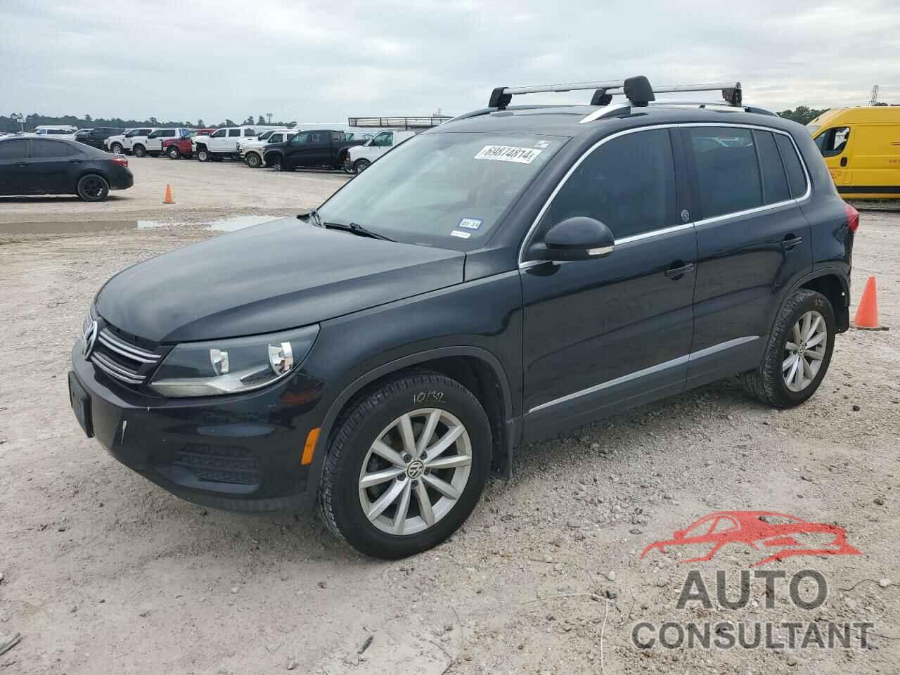 VOLKSWAGEN TIGUAN 2017 - WVGRV7AX4HK010359