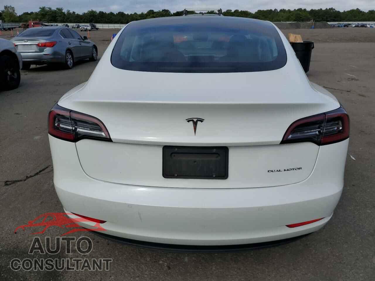 TESLA MODEL 3 2022 - 5YJ3E1EB3NF164477