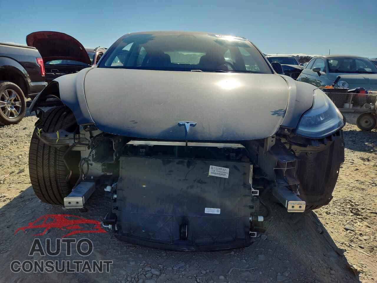 TESLA MODEL 3 2018 - 5YJ3E1EA5JF109191