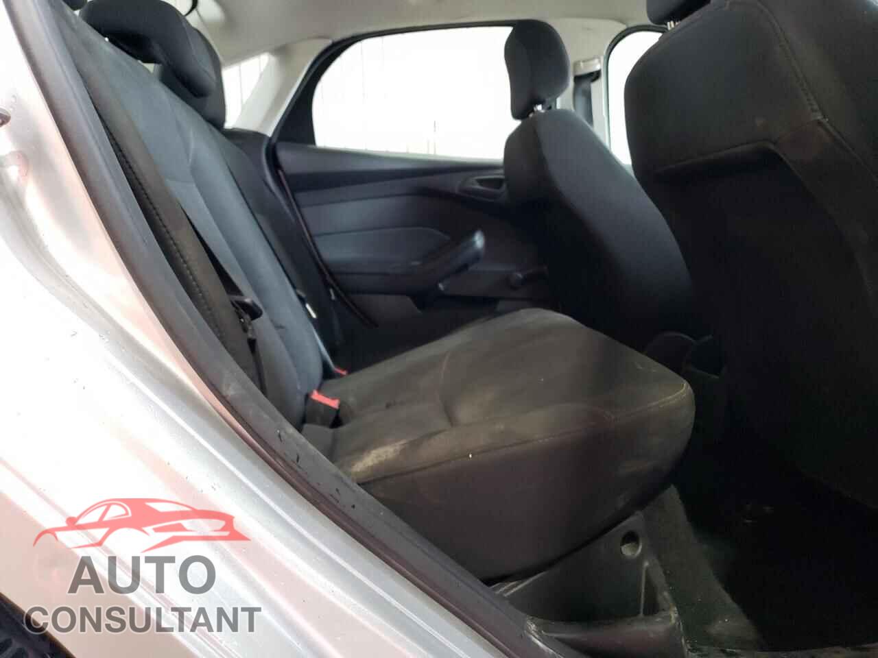 FORD FOCUS 2017 - 1FADP3E27HL243233