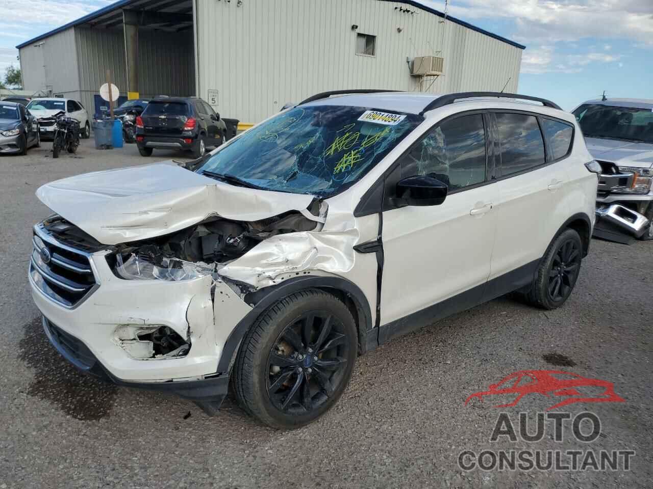 FORD ESCAPE 2017 - 1FMCU0GD7HUC88223
