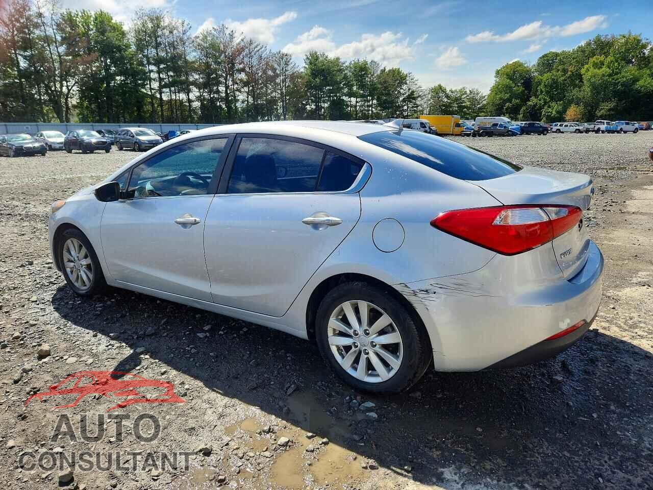KIA FORTE 2015 - KNAFX4A85F5335135