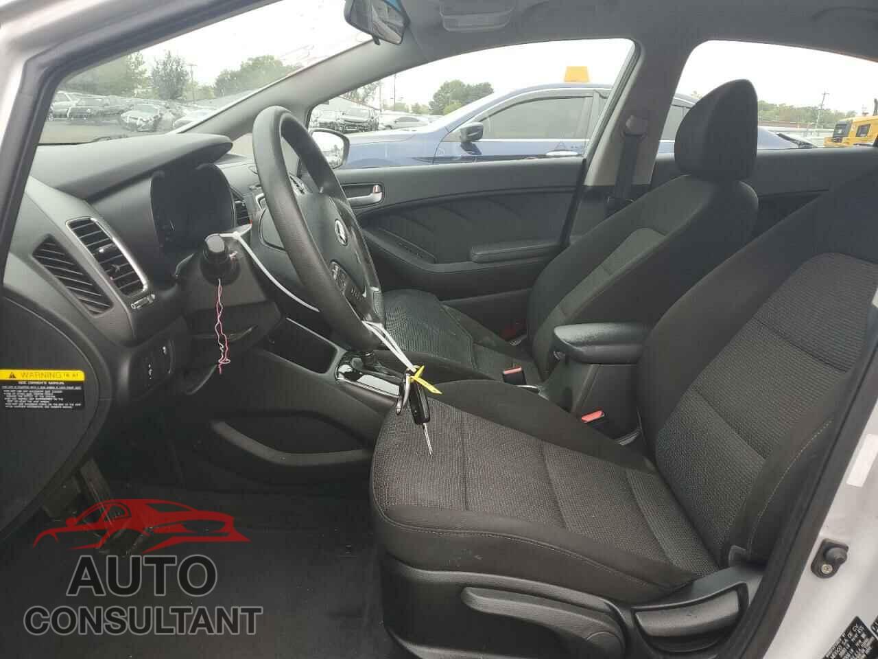 KIA FORTE 2018 - 3KPFK4A71JE213975