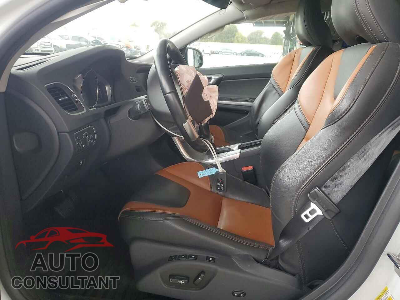 VOLVO V60 2017 - YV440MWK8H1031663