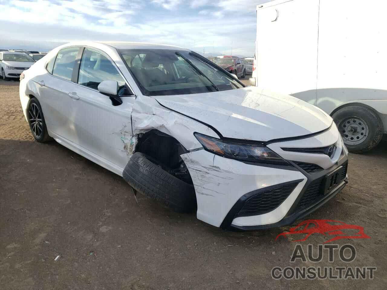 TOYOTA CAMRY 2021 - 4T1G11AK0MU585481