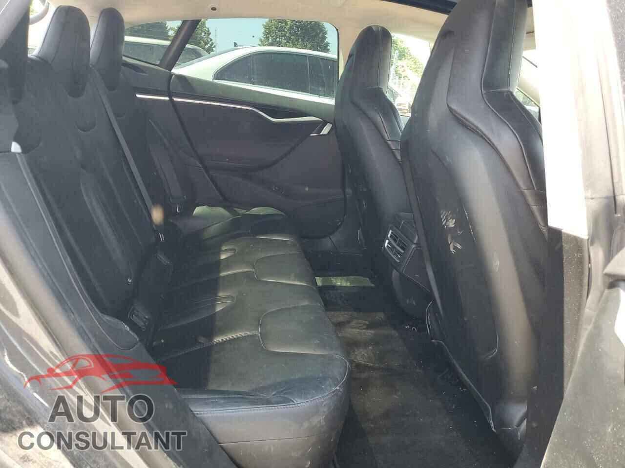 TESLA MODEL S 2015 - 5YJSA1E20FF113026