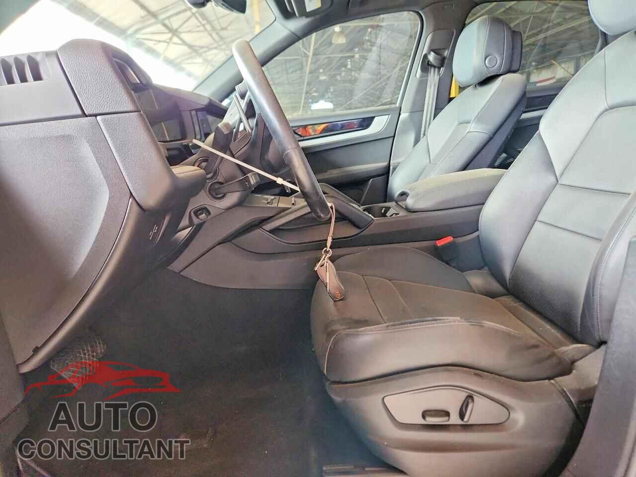 PORSCHE CAYENNE 2024 - WP1AA2AY6RDA10196